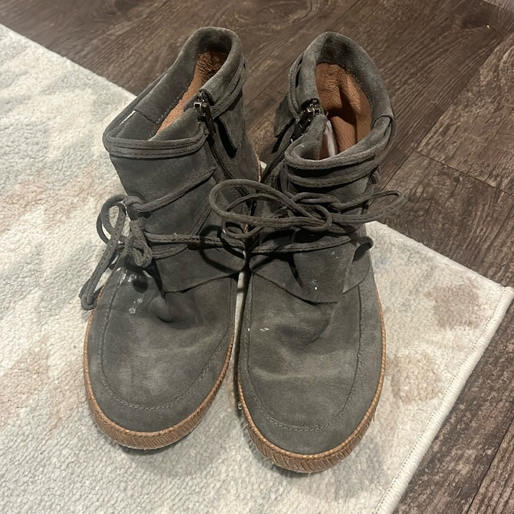 Ugg Moccasin Boots